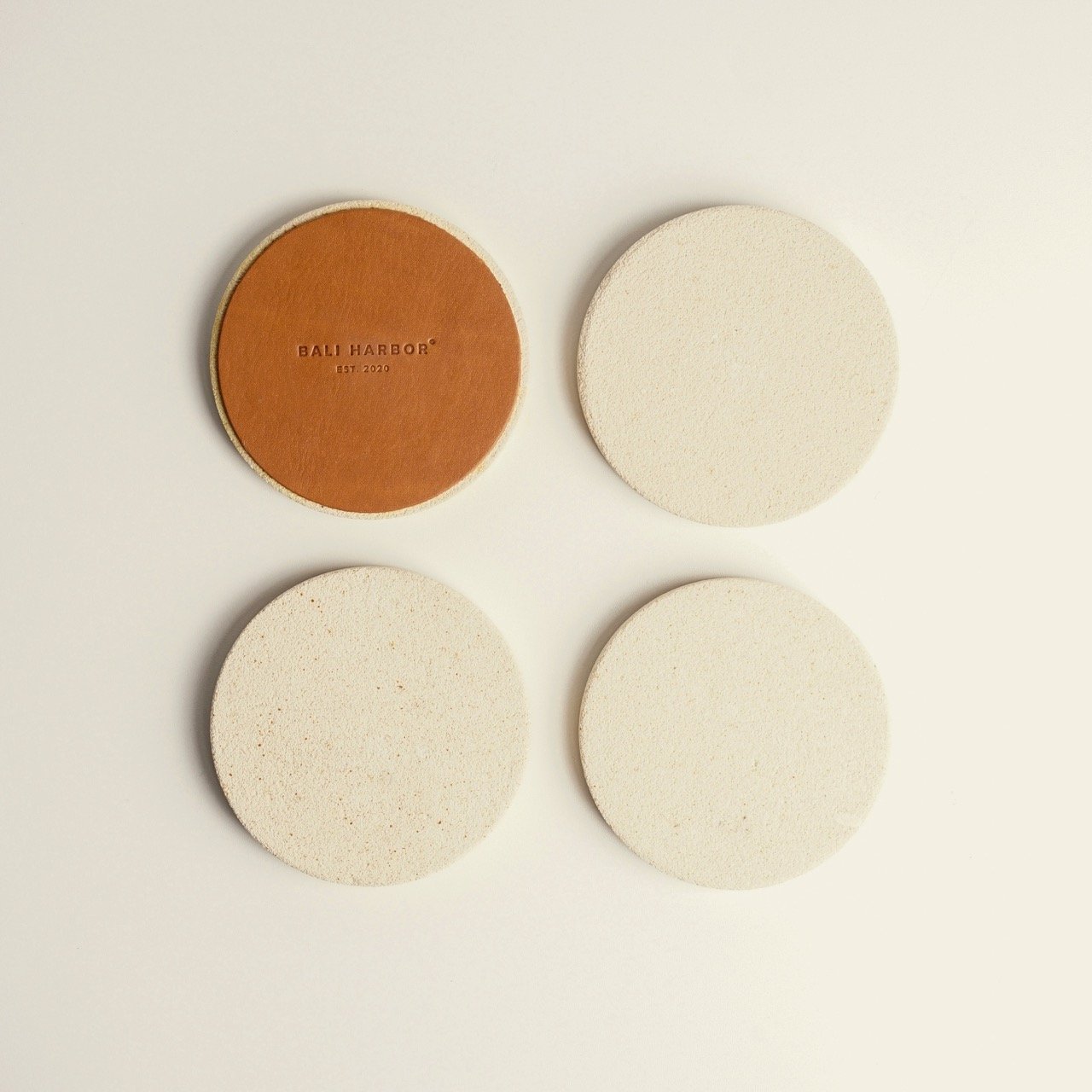Natural brass and leather coaster (Set of 4) – Bali Harbor